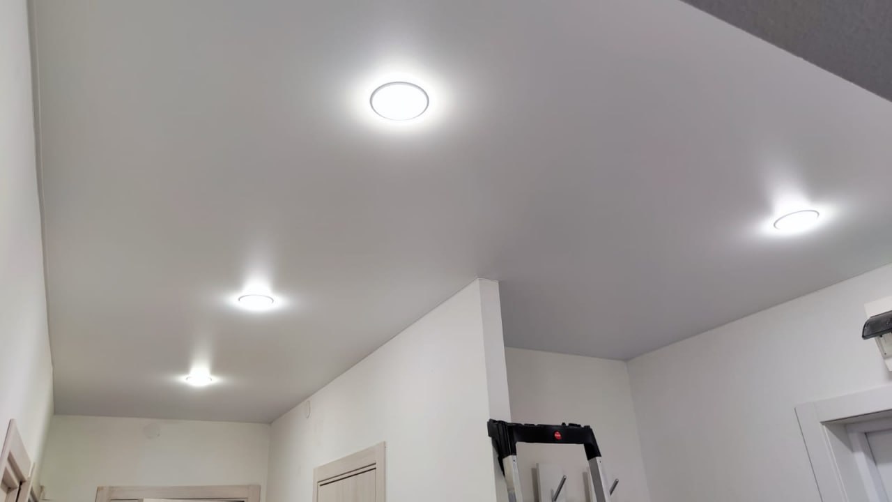 Готовый натяжной потолок